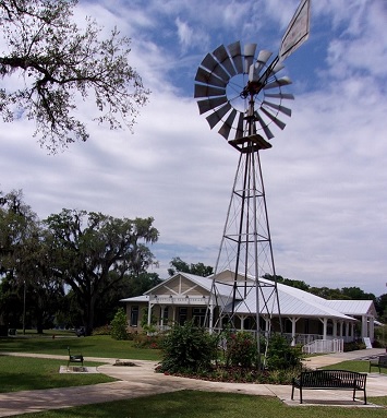 Sothside of the Fruitland Park Library building, showing the windmill.